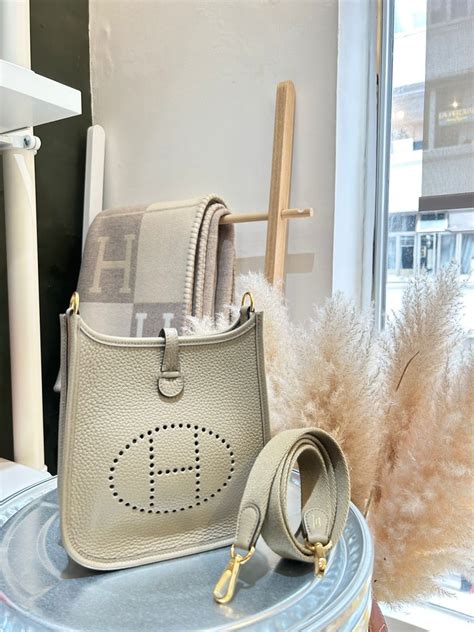 hermes 8q color